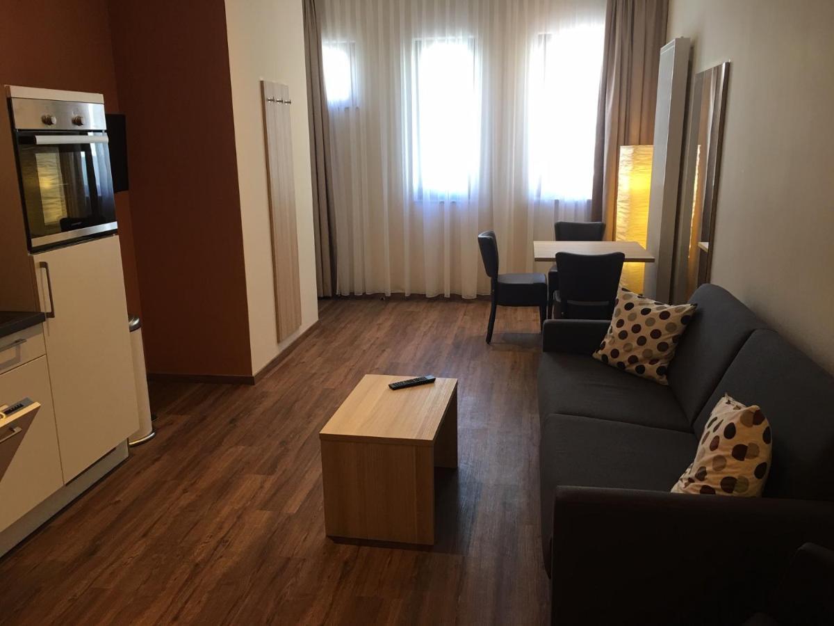 3 Apartments Am Wambolter Hof 3 Бенсхайм Екстериор снимка