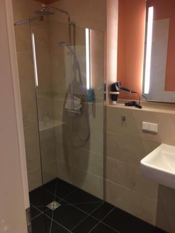 3 Apartments Am Wambolter Hof 3 Бенсхайм Екстериор снимка