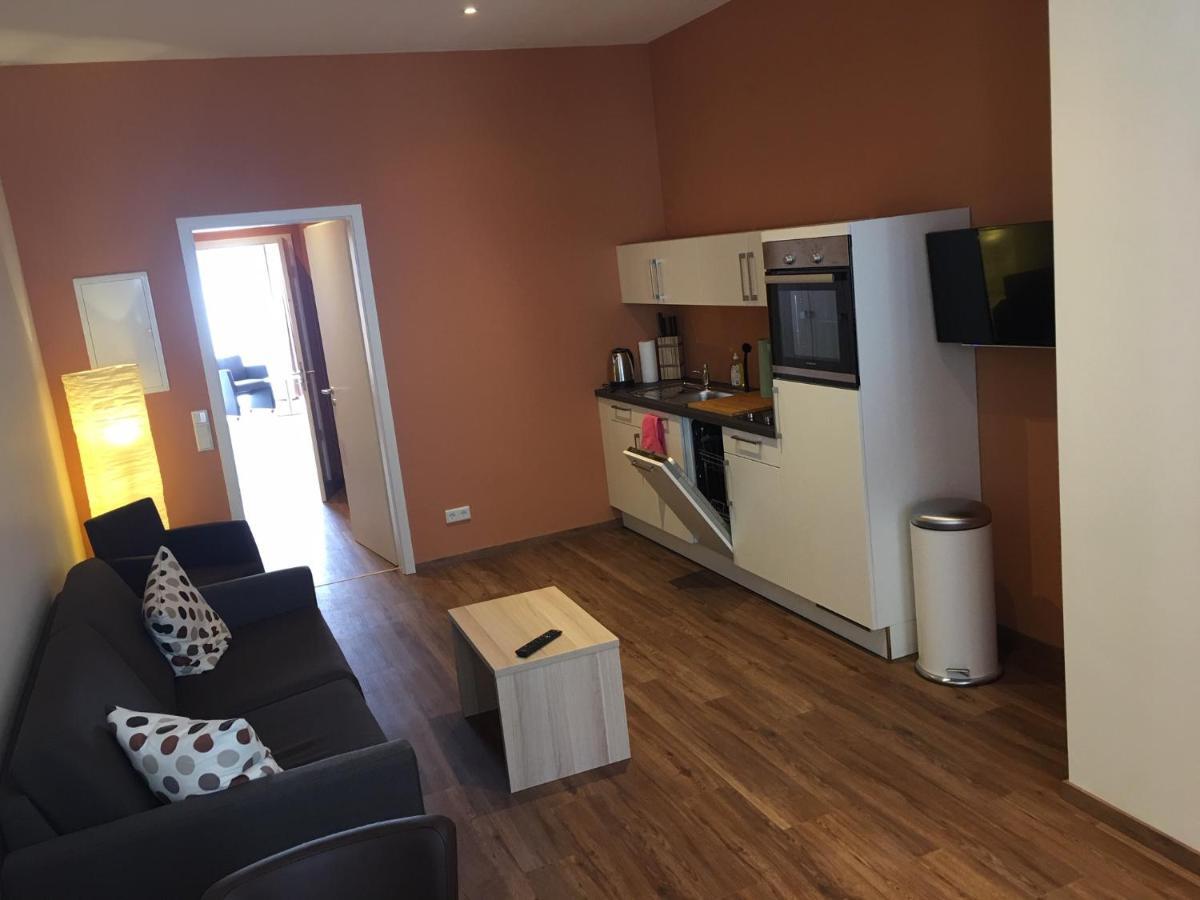 3 Apartments Am Wambolter Hof 3 Бенсхайм Екстериор снимка