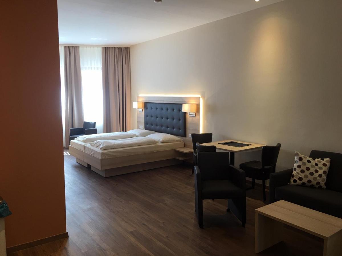 3 Apartments Am Wambolter Hof 3 Бенсхайм Екстериор снимка