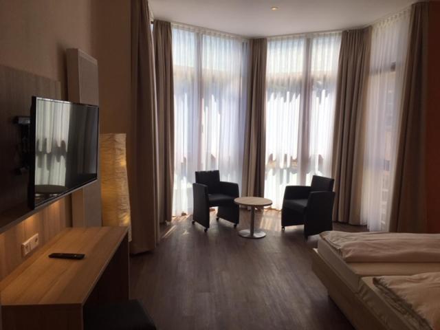 3 Apartments Am Wambolter Hof 3 Бенсхайм Екстериор снимка