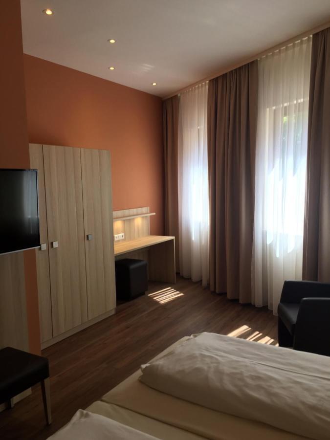 3 Apartments Am Wambolter Hof 3 Бенсхайм Екстериор снимка